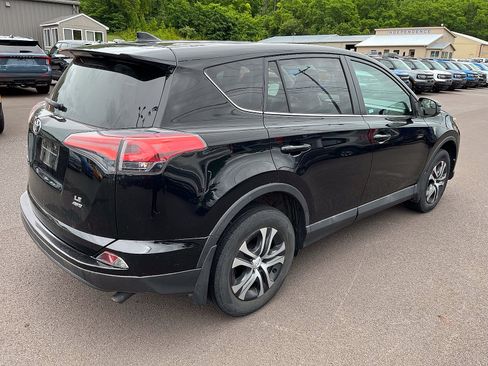Used 2018 Toyota RAV4 LE w/ All Weather Liner Package AWD/4WD image 8
