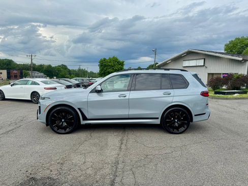 Used 2023 BMW X7 xDrive40i w/ Executive Package AWD/4WD image 3