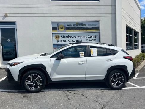 Used 2026 Subaru Crosstrek 2.5i Premium AWD/4WD image 2