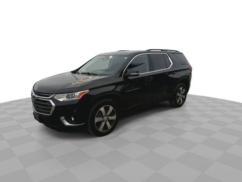 Used 2019 Chevrolet Traverse LT w/ LT Premium Package image 4