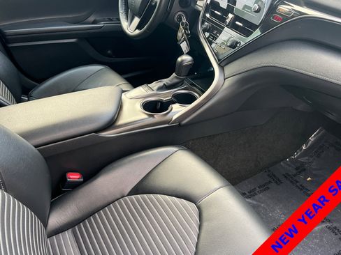 Used 2023 Toyota Camry SE image 16