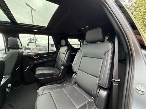 Used 2022 GMC Yukon Denali w/ Denali Premium Package image 24