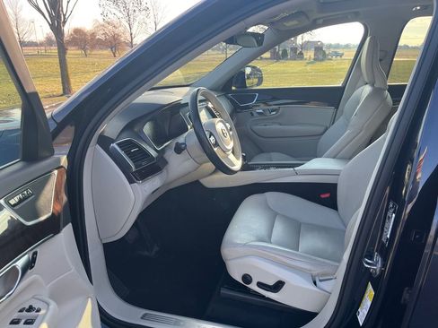 Used 2019 Volvo XC90 T6 Momentum w/ Advanced Package image 14