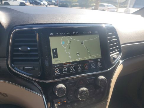 Used 2019 Jeep Grand Cherokee Limited image 20