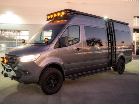 Used 2021 Mercedes-Benz Sprinter 2500 image 1