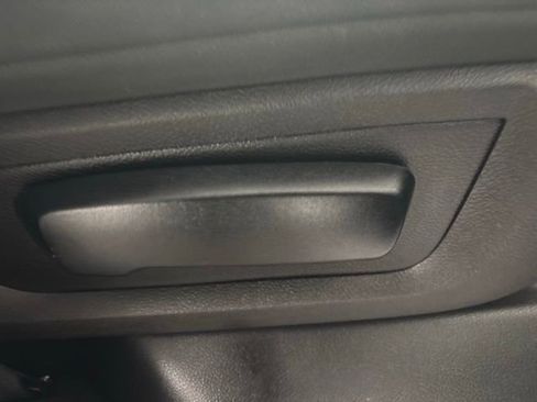 Used 2022 RAM 1500 Classic SLT image 17