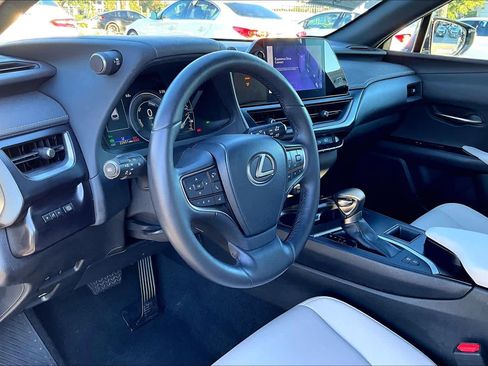 Used 2023 Lexus UX 250h FWD image 16