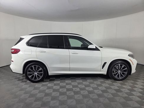 Used 2022 BMW X5 xDrive40i w/ M Sport Package AWD/4WD image 4