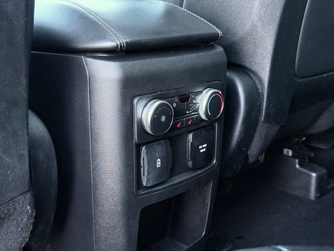 Used 2020 Ford Explorer Limited RWD image 23