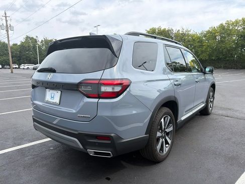 Used 2025 Honda Pilot Touring image 5