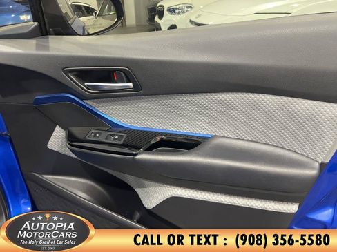 Used 2019 Toyota C-HR XLE FWD image 13