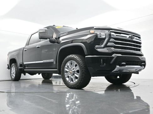 Used 2024 Chevrolet Silverado 2500 High Country w/ High Country Premium Package AWD/4WD image 45