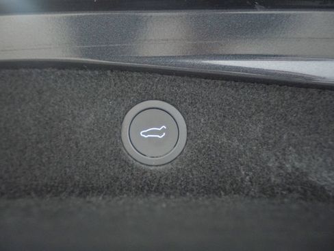 Used 2025 Tesla Model 3 RWD image 9