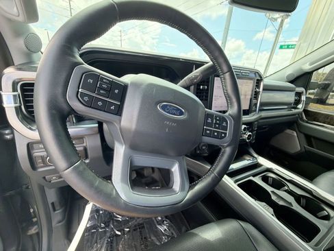 Used 2024 Ford F250 Lariat w/ Sport Appearance Package AWD/4WD image 17