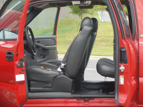 Used 2004 Chevrolet Silverado 1500 W/T image 22