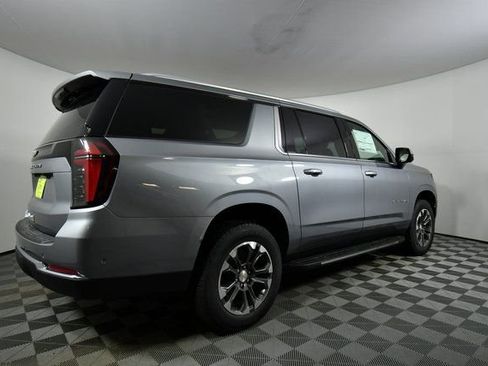 New 2026 Chevrolet Suburban LS image 10