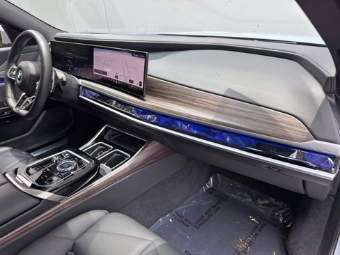 Used 2023 BMW 740i w/ Parking Assistance Package RWD image 15