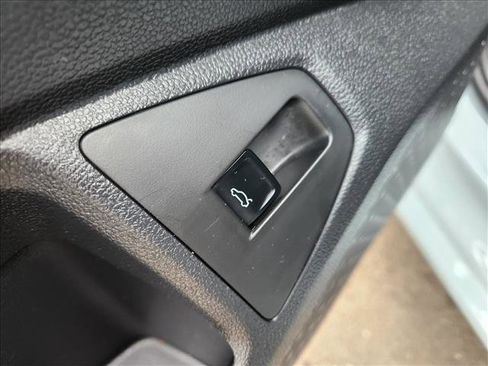 Certified 2025 Volkswagen Jetta Sport image 27