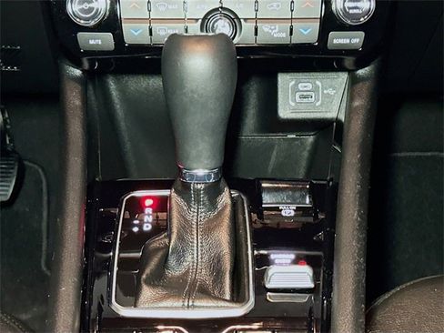 Certified 2024 Jeep Compass Limited w/ High Altitude Package image 14