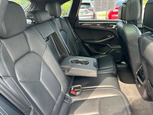 Used 2021 Porsche Macan AWD/4WD image 21