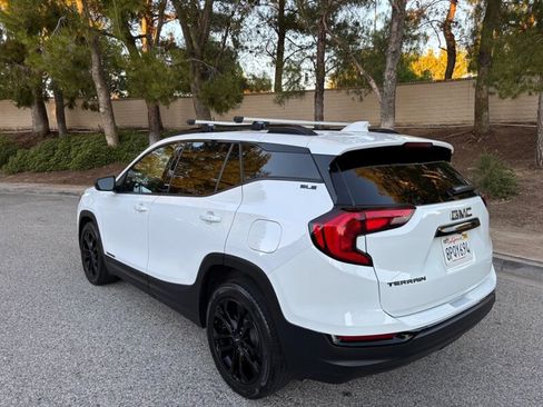 Used 2020 GMC Terrain SLE w/ Elevation Edition image 4