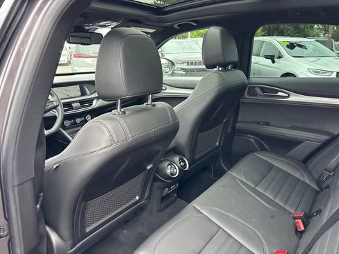 Used 2024 Alfa Romeo Stelvio Veloce AWD/4WD image 9