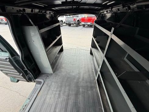 Used 2016 Chevrolet Express 2500 image 28