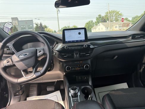 Certified 2025 Ford Escape ST-Line AWD/4WD image 14