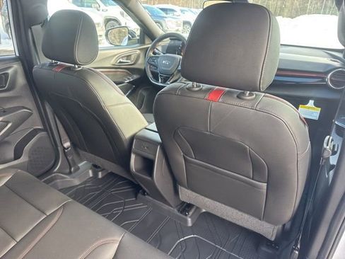 New 2026 Chevrolet Trax RS w/ Sunroof Package image 29