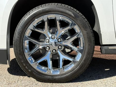 Used 2018 Cadillac Escalade Premium Luxury image 27