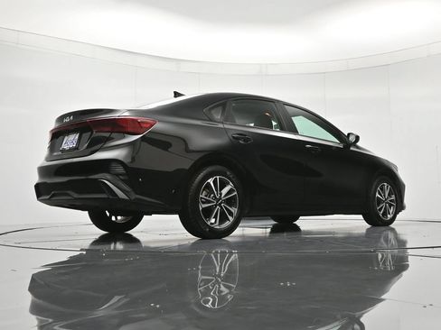 Used 2024 Kia Forte LXS FWD image 40