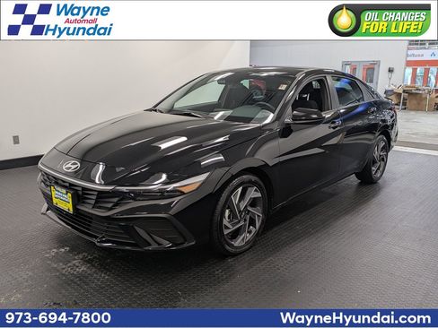 Certified 2025 Hyundai Elantra Sport image 1