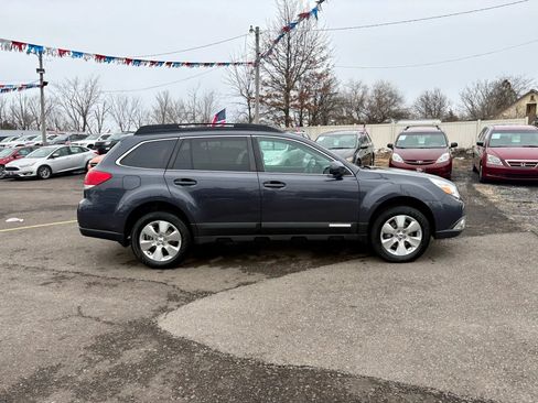 Used 2011 Subaru Outback 3.6R Limited image 6