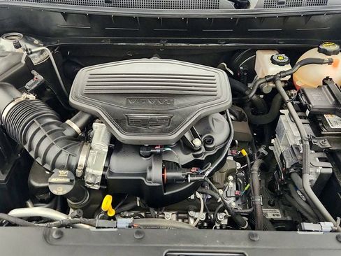 Used 2025 Cadillac XT6 Premium Luxury image 28