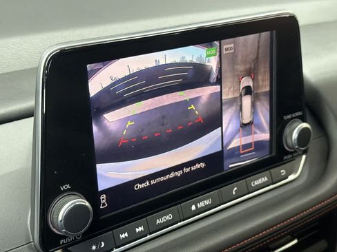 Used 2025 Nissan Rogue SV AWD/4WD image 19