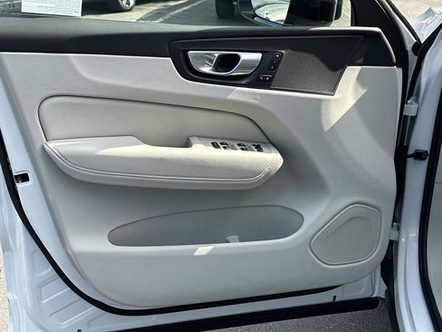 Certified 2025 Volvo XC60 T8 Plus w/ Protection Package Premier image 15