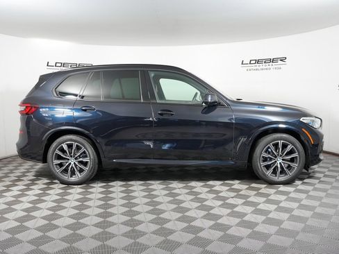 Used 2022 BMW X5 xDrive40i w/ M Sport Package AWD/4WD image 6
