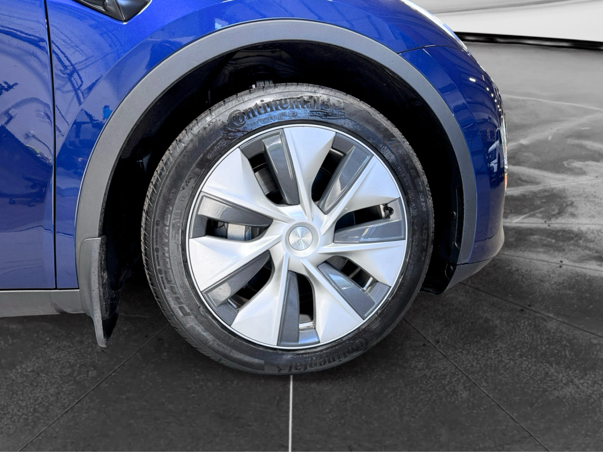 Used 2023 Tesla Model Y Long Range AWD/4WD image 34