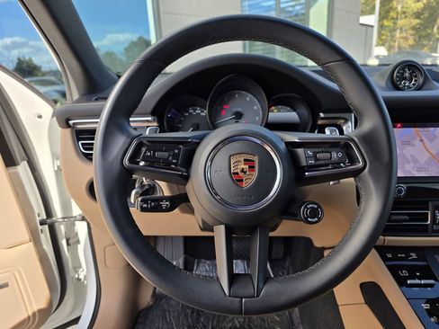 Used 2025 Porsche Macan S image 32