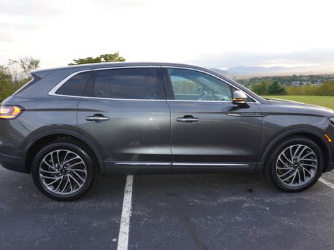 Used 2020 Lincoln Nautilus Reserve image 15