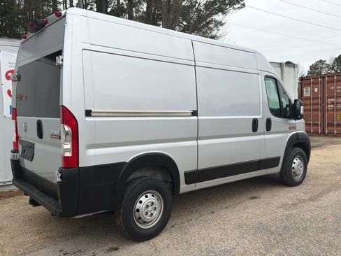 Used 2021 RAM ProMaster 2500 w/ Convenience Group image 3