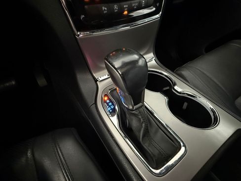 Used 2020 Jeep Grand Cherokee Limited w/ Luxury Group II RWD image 11