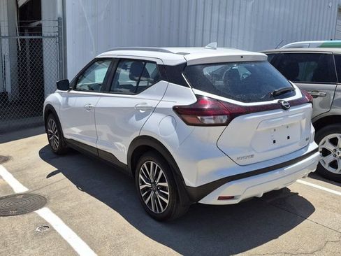 Used 2023 Nissan Kicks SV FWD image 4