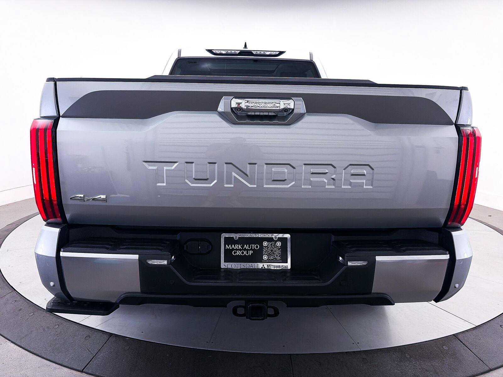 Used 2024 Toyota Tundra Limited w/ Power Package AWD/4WD image 15