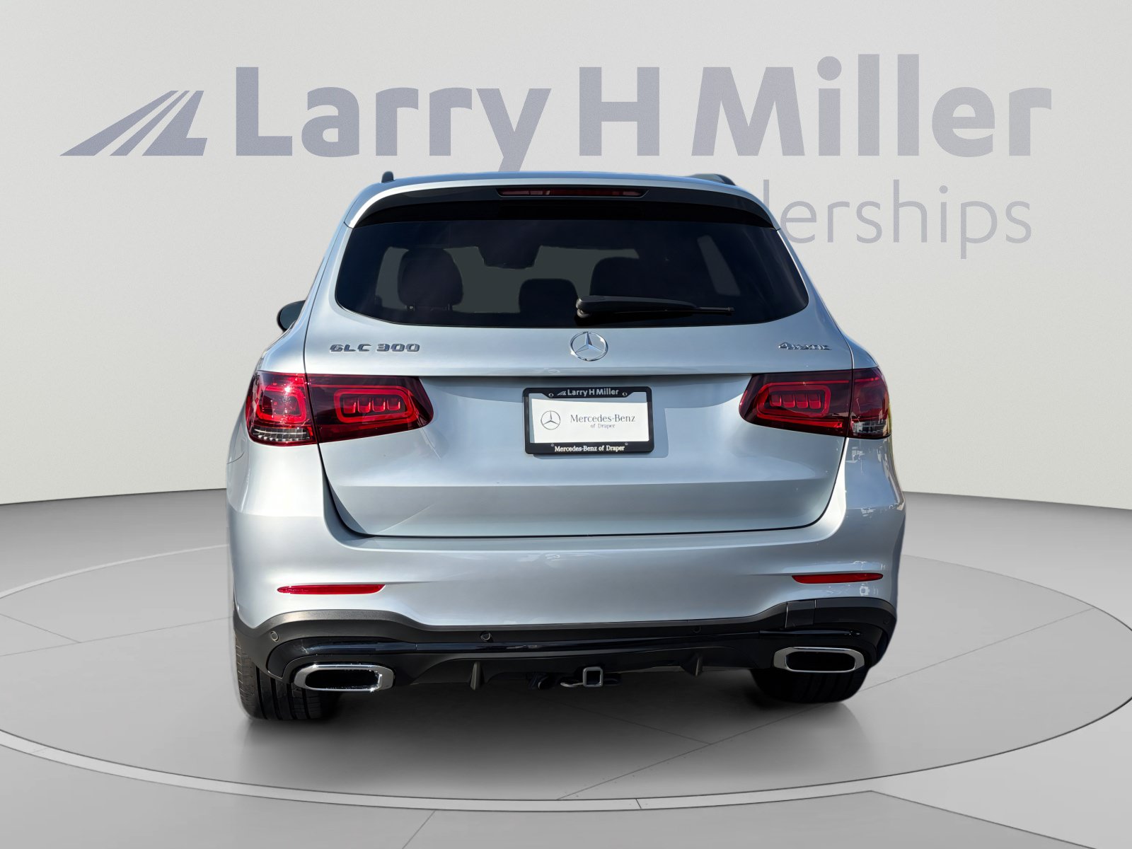 Used 2021 Mercedes-Benz GLC 300 4MATIC image 4