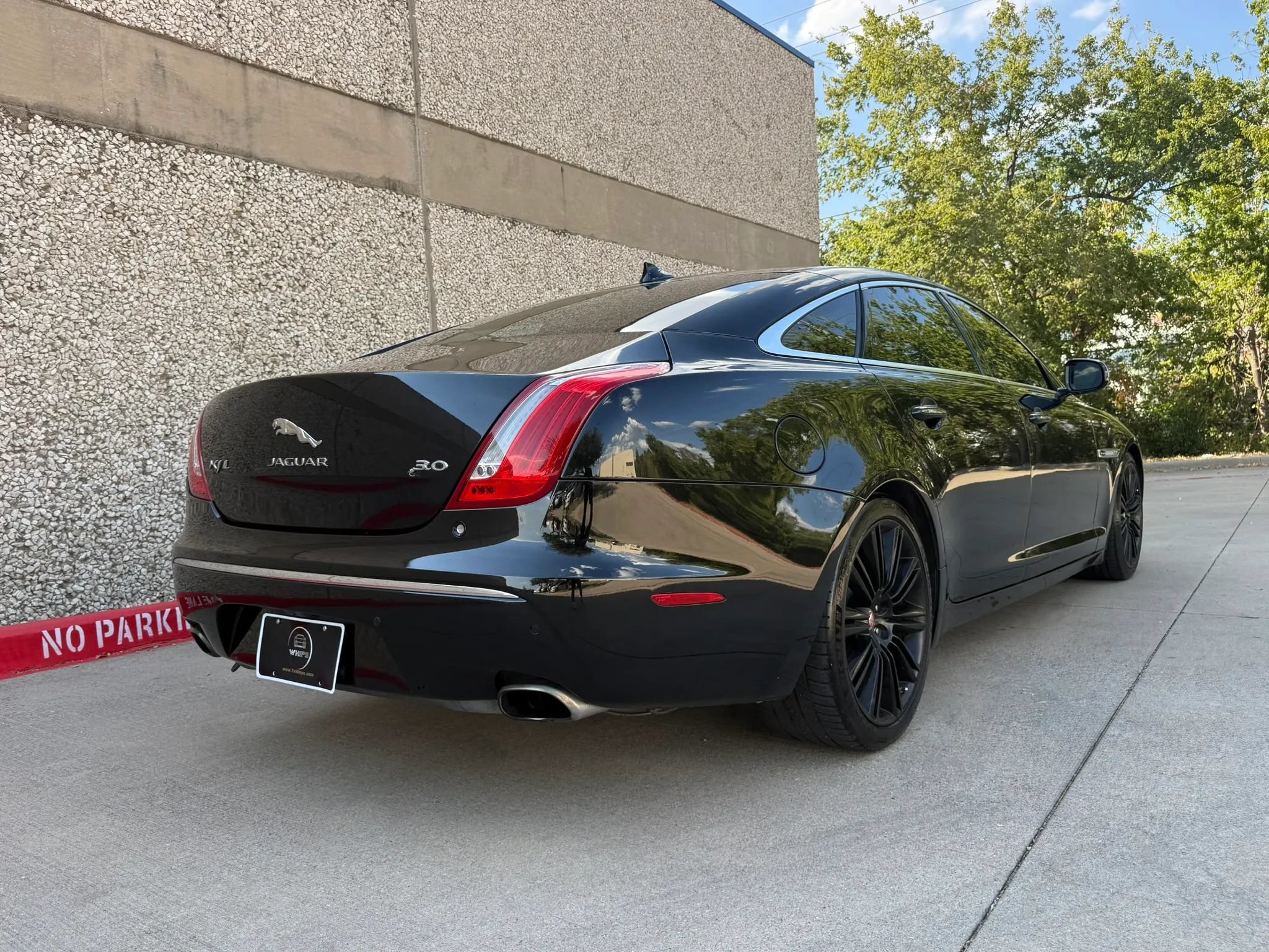 Used 2015 Jaguar XJ L Portfolio RWD image 5