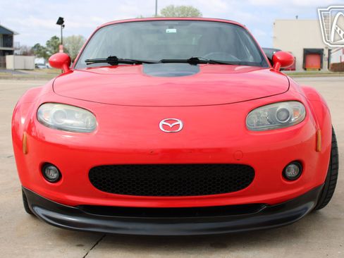 Used 2006 MAZDA MX-5 Miata Sport RWD image 18