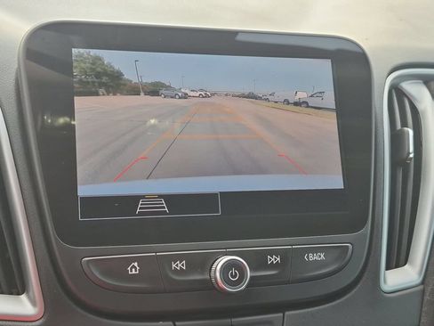 Used 2025 Chevrolet Malibu LT FWD image 17
