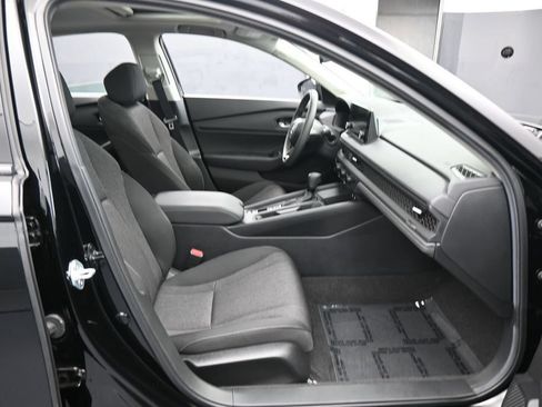Used 2025 Honda Accord SE image 41