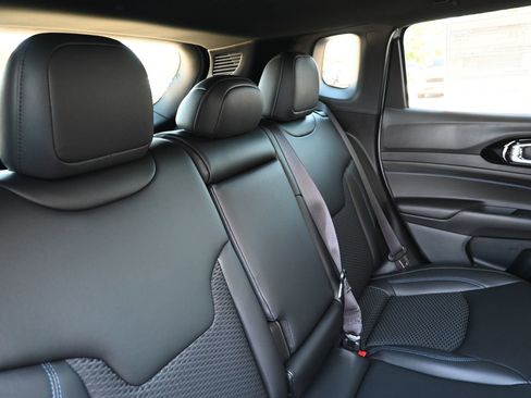 New 2026 Jeep Compass Latitude image 27